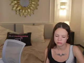SweetDesiree054's Live Sex Cam Show