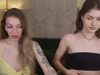 SweetDesiree054's Live Sex Cam Show