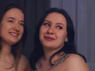 Eadlin And Wilone's Live Sex Cam Show