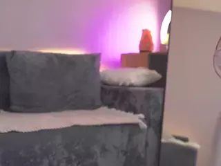 HaileyQueeen's Live Sex Cam Show