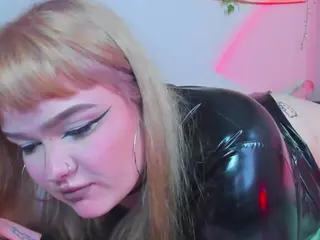 LilMilkyLilly's Live Sex Cam Show
