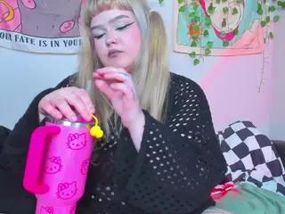 LilMilkyLilly's Live Sex Cam Show