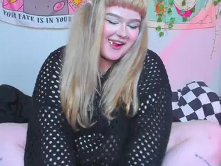 LilMilkyLilly's Live Sex Cam Show