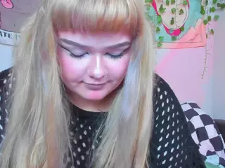 LilMilkyLilly's Live Sex Cam Show