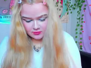 LilMilkyLilly's Live Sex Cam Show