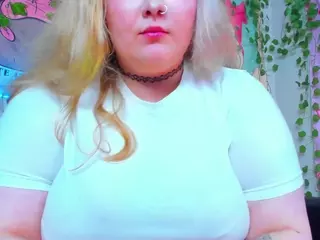 LilMilkyLilly's Live Sex Cam Show