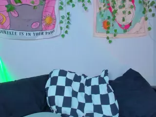 LilMilkyLilly's Live Sex Cam Show