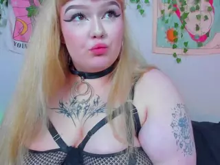LilMilkyLilly's Live Sex Cam Show