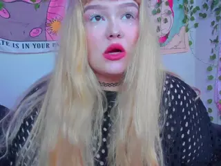 LilMilkyLilly's Live Sex Cam Show