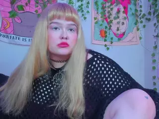 LilMilkyLilly's Live Sex Cam Show
