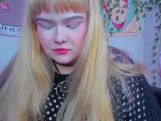 LilMilkyLilly's Live Sex Cam Show