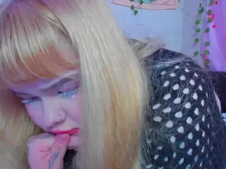 LilMilkyLilly's Live Sex Cam Show