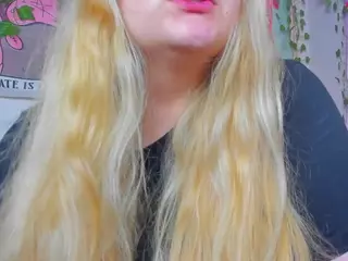 LilMilkyLilly's Live Sex Cam Show