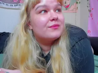 LilMilkyLilly's Live Sex Cam Show
