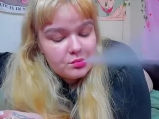 LilMilkyLilly's Live Sex Cam Show