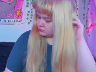 LilMilkyLilly's Live Sex Cam Show