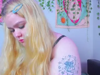 LilMilkyLilly's Live Sex Cam Show