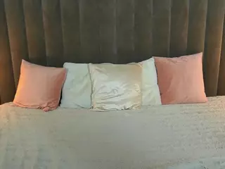 NeylaCharm's Live Sex Cam Show