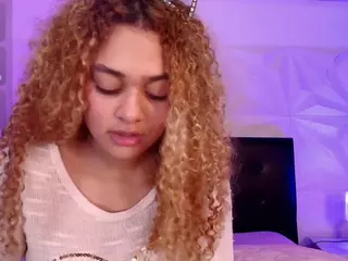 Curly Marshall's Live Sex Cam Show