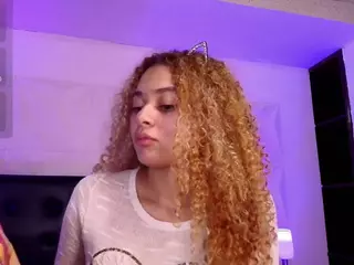 Curly Marshall's Live Sex Cam Show