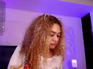 Curly Marshall's Live Sex Cam Show