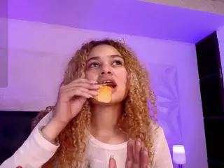 Curly Marshall's Live Sex Cam Show