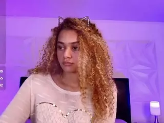 Curly Marshall's Live Sex Cam Show