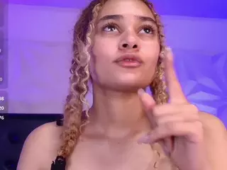 Curly Marshall's Live Sex Cam Show