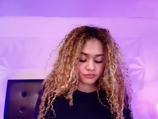 Curly Marshall's Live Sex Cam Show
