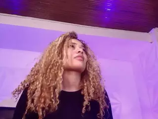 Curly Marshall's Live Sex Cam Show
