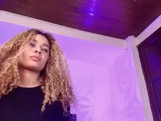 Curly Marshall's Live Sex Cam Show
