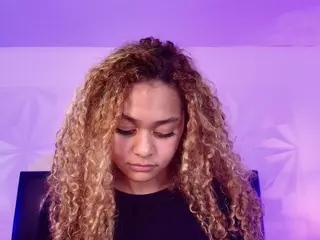 Curly Marshall's Live Sex Cam Show