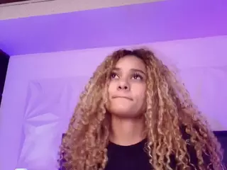 Curly Marshall's Live Sex Cam Show
