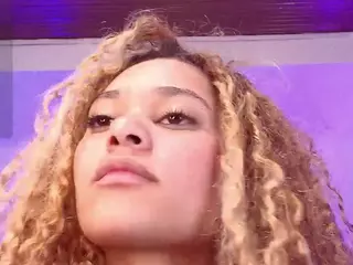 Curly Marshall's Live Sex Cam Show