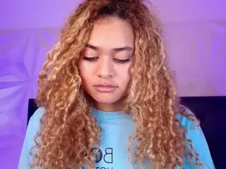Curly Marshall's Live Sex Cam Show