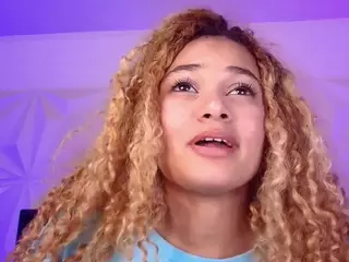 Curly Marshall's Live Sex Cam Show