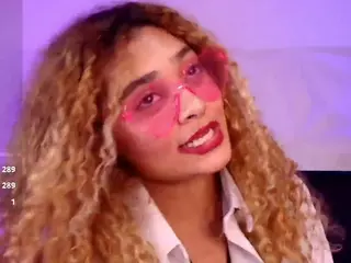 Curly Marshall's Live Sex Cam Show