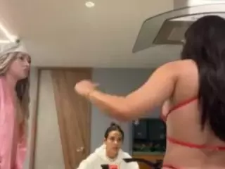 LeiaLeen's Live Sex Cam Show