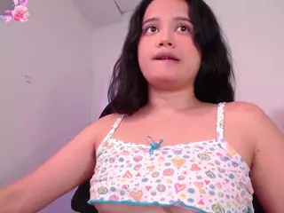 Lol-cutee's Live Sex Cam Show