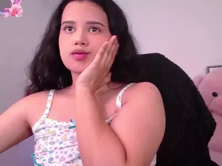 Lol-cutee's Live Sex Cam Show