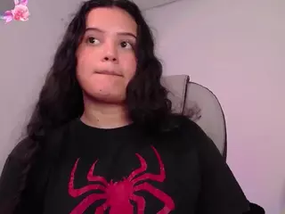 Lol-cutee's Live Sex Cam Show