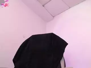 Lol-cutee's Live Sex Cam Show