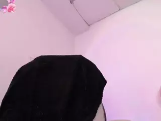 Lol-cutee's Live Sex Cam Show