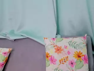 MiiaMooree's Live Sex Cam Show