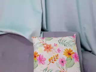 MiiaMooree's Live Sex Cam Show