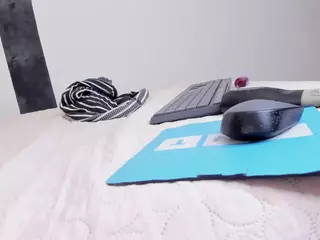 MiiaMooree's Live Sex Cam Show