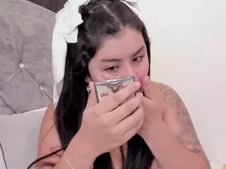 MiiaMooree's Live Sex Cam Show
