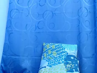 skinnykalitzo18's Live Sex Cam Show
