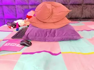 AbrilPeach's Live Sex Cam Show