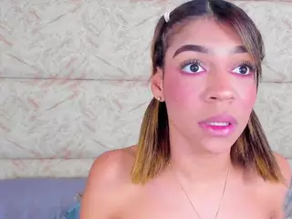 AbrilPeach's Live Sex Cam Show